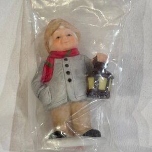 Lefton Colonial Christmas Village Figurine Mr Hobbs Watchman Lantern 00668 Man